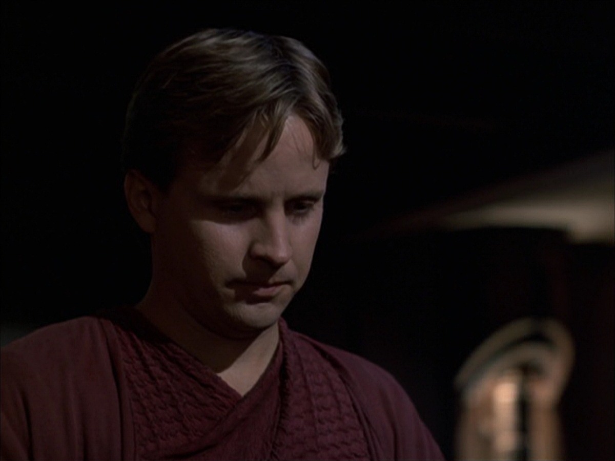 extant_StarTrek_VOY_7x05-CriticalCare_3414.jpg
