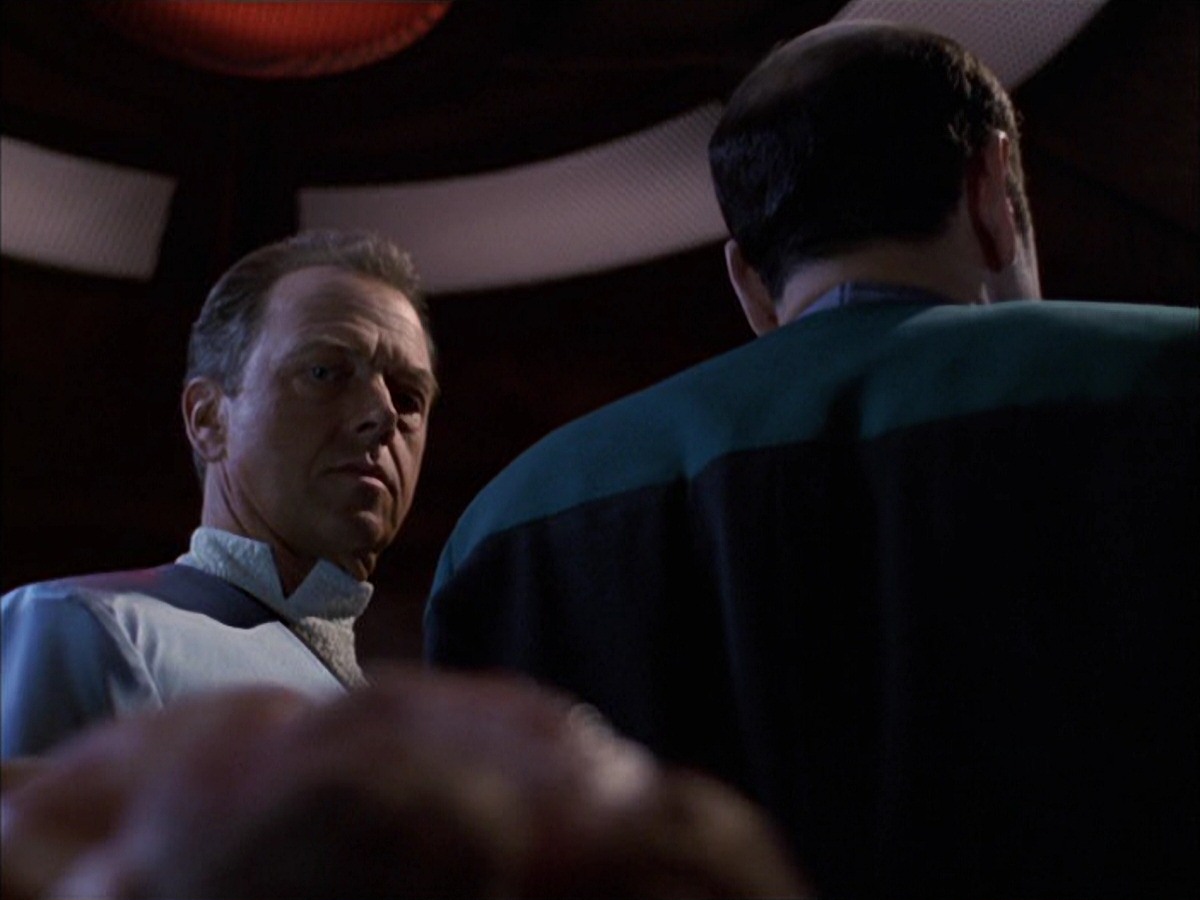 extant_StarTrek_VOY_7x05-CriticalCare_3460.jpg