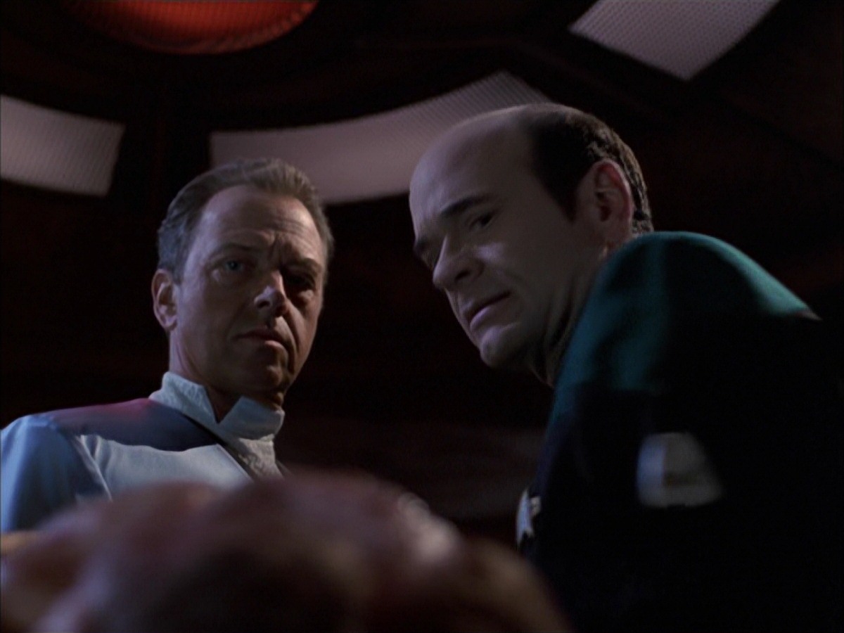 extant_StarTrek_VOY_7x05-CriticalCare_3461.jpg