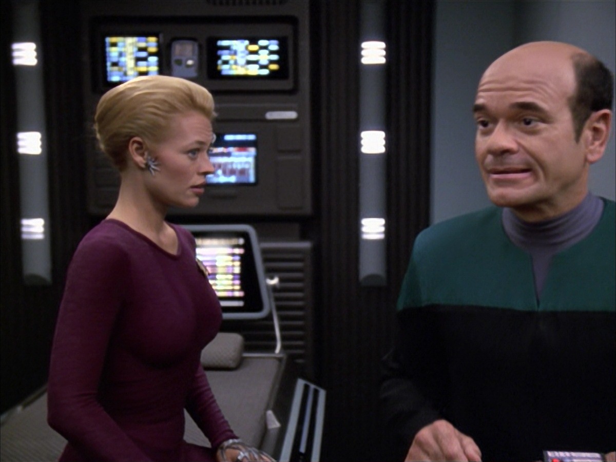 extant_StarTrek_VOY_7x05-CriticalCare_3493.jpg
