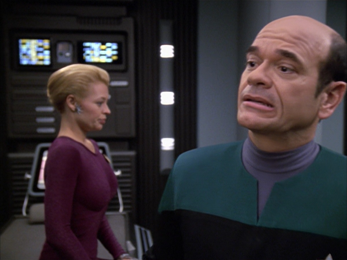 extant_StarTrek_VOY_7x05-CriticalCare_3496.jpg