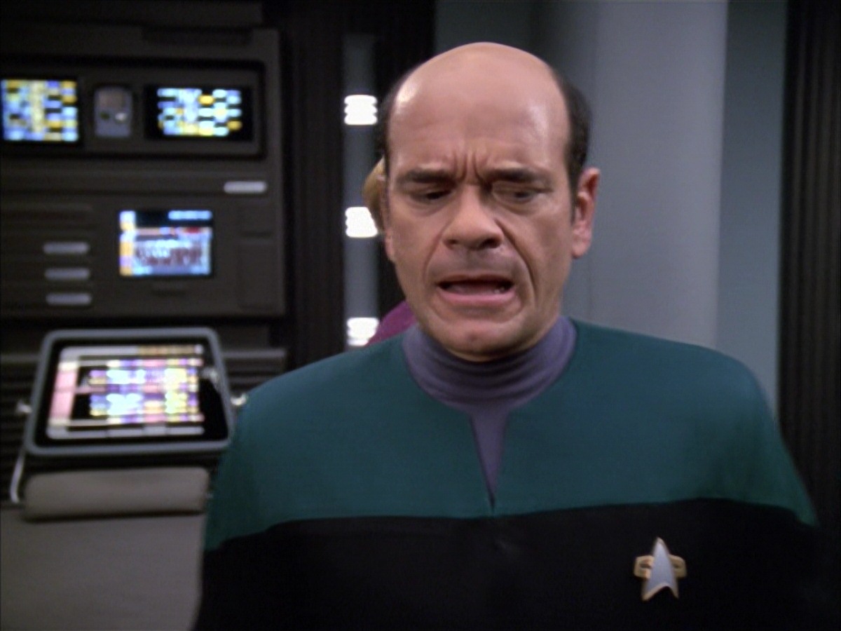 extant_StarTrek_VOY_7x05-CriticalCare_3502.jpg