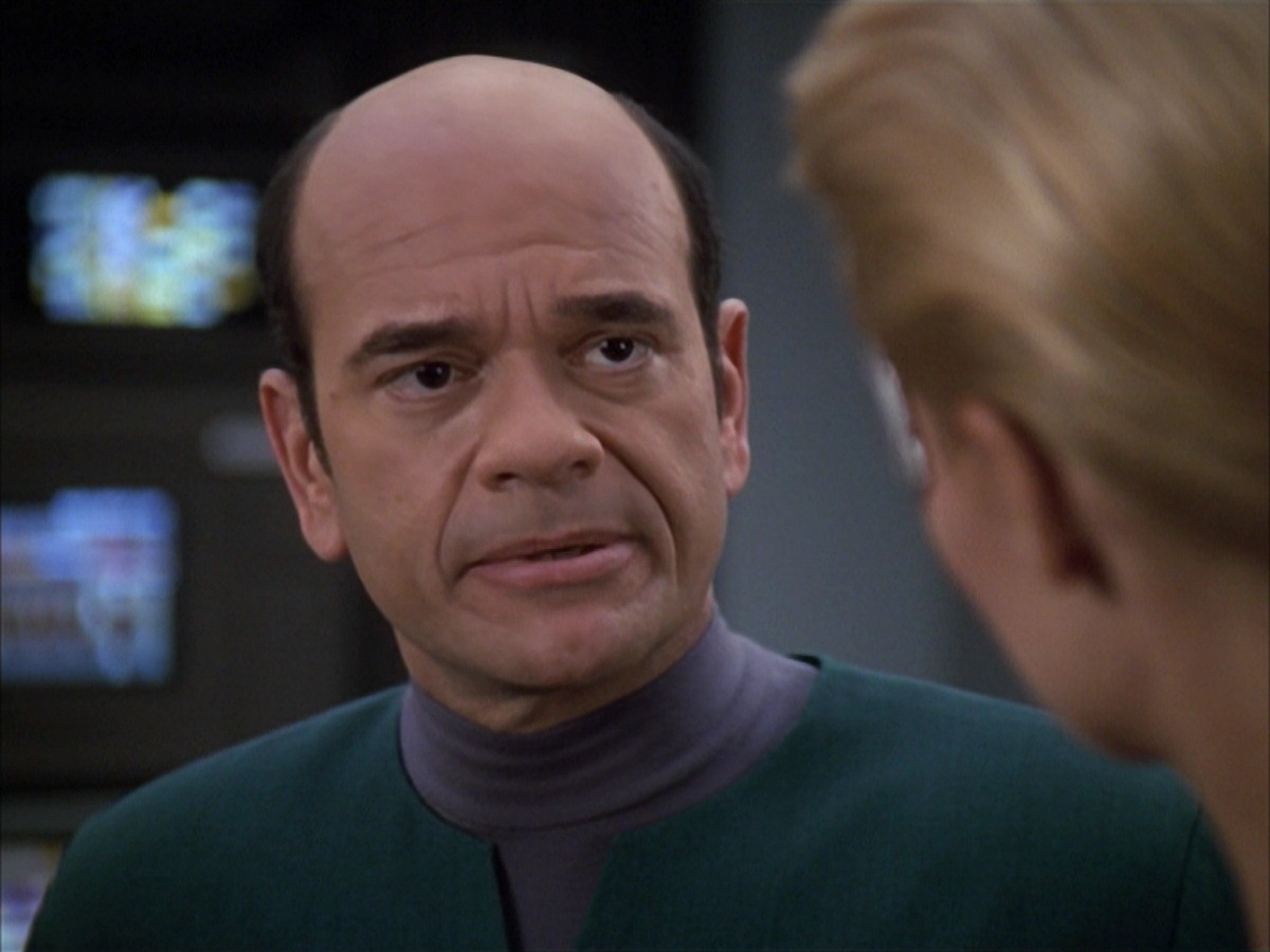 extant_StarTrek_VOY_7x05-CriticalCare_3574.jpg