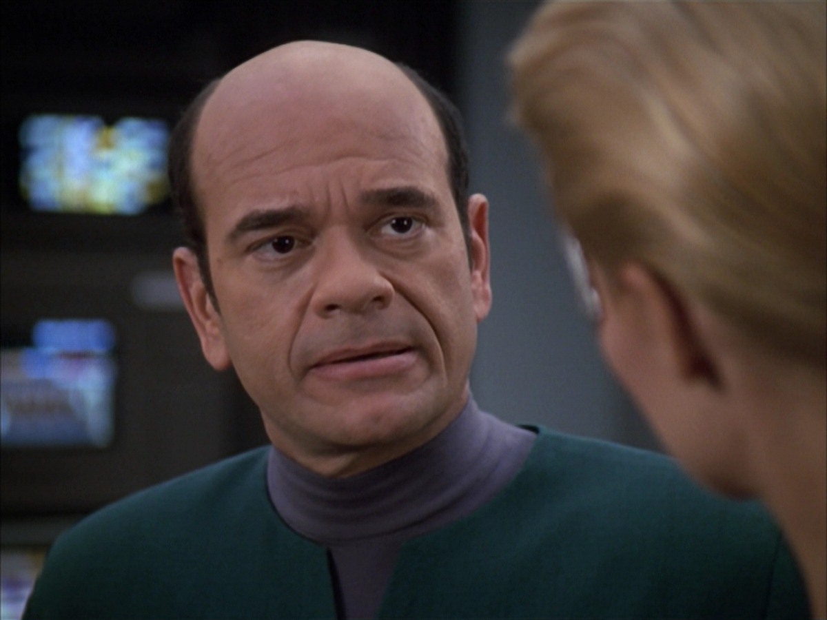 extant_StarTrek_VOY_7x05-CriticalCare_3575.jpg