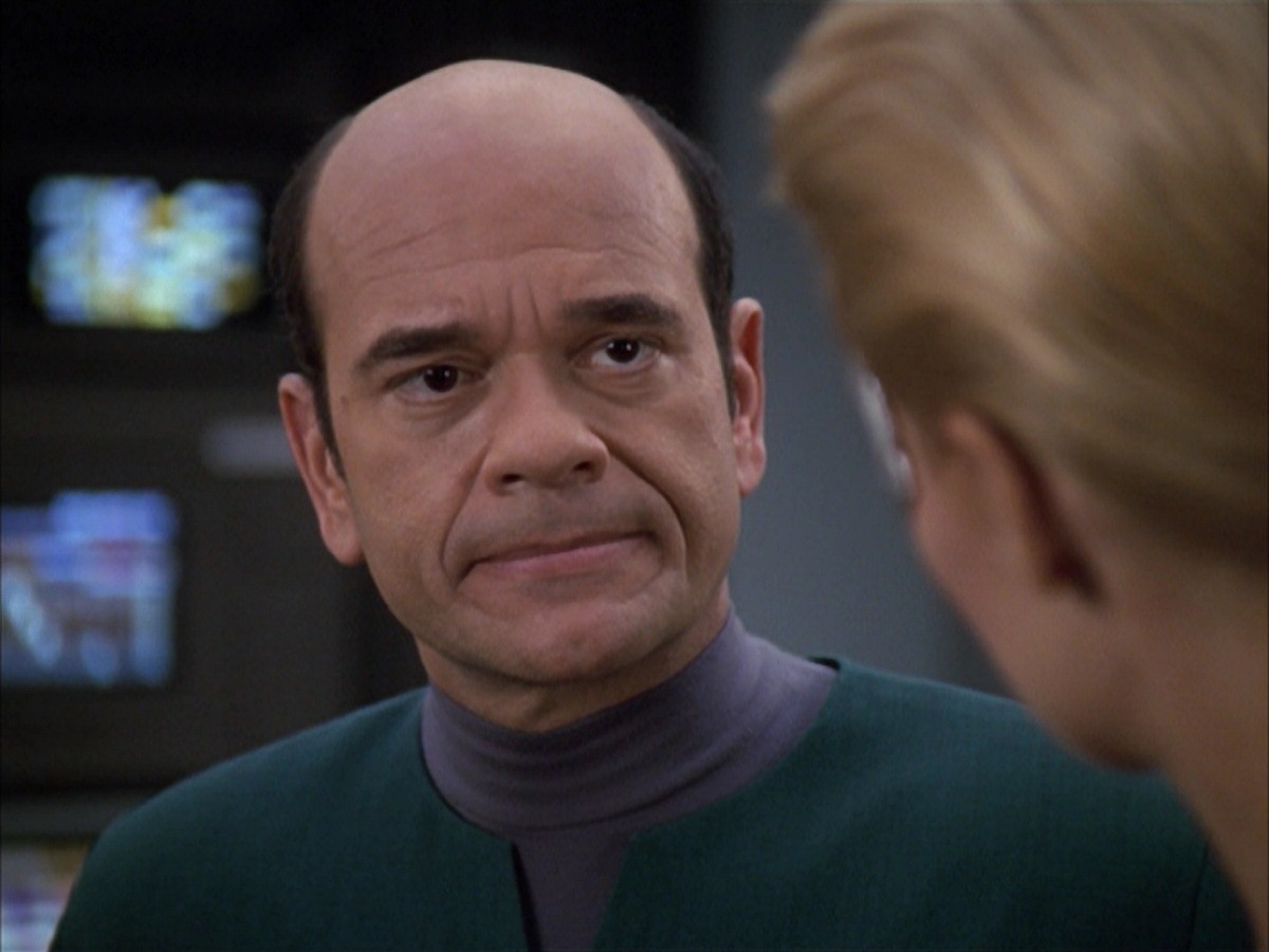 extant_StarTrek_VOY_7x05-CriticalCare_3578.jpg