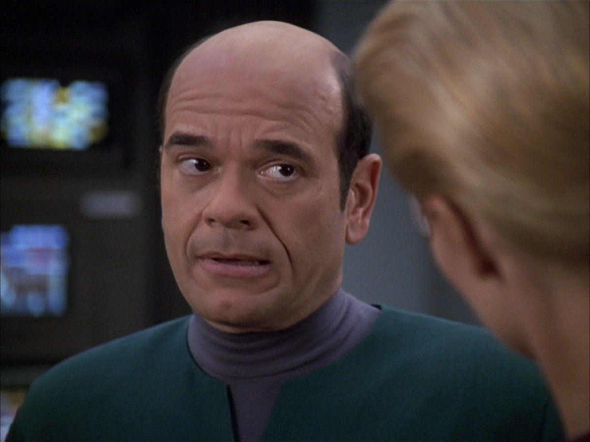 extant_StarTrek_VOY_7x05-CriticalCare_3595.jpg