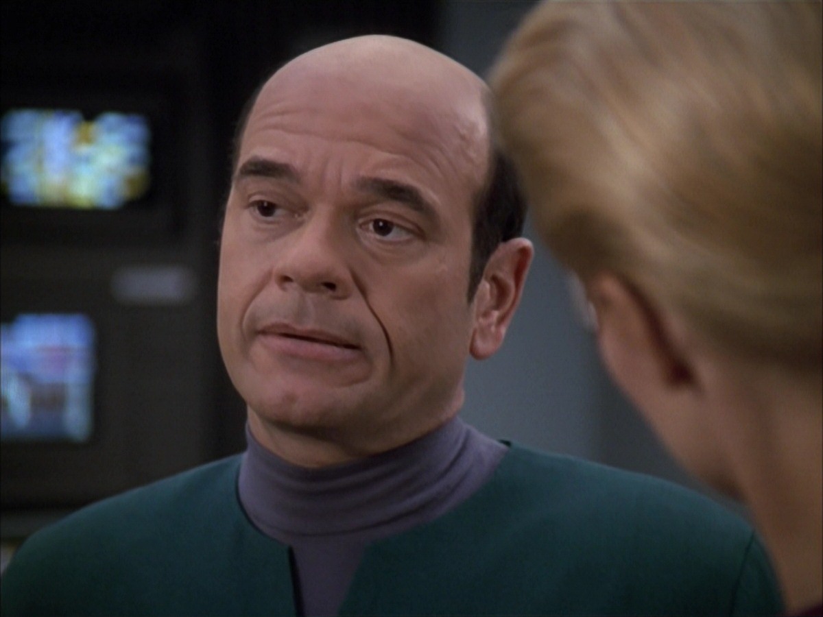 extant_StarTrek_VOY_7x05-CriticalCare_3596.jpg