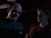 extant_StarTrek_VOY_7x05-CriticalCare_3113.jpg