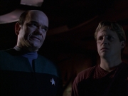 extant_StarTrek_VOY_7x05-CriticalCare_3123.jpg