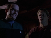extant_StarTrek_VOY_7x05-CriticalCare_3124.jpg