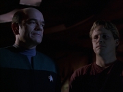 extant_StarTrek_VOY_7x05-CriticalCare_3126.jpg