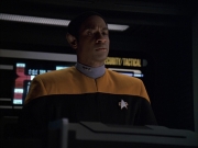 extant_StarTrek_VOY_7x05-CriticalCare_3270.jpg