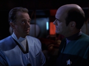 extant_StarTrek_VOY_7x05-CriticalCare_3418.jpg