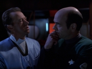 extant_StarTrek_VOY_7x05-CriticalCare_3421.jpg