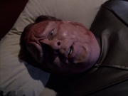 extant_StarTrek_VOY_7x05-CriticalCare_3428.jpg