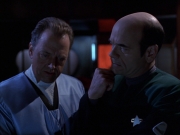 extant_StarTrek_VOY_7x05-CriticalCare_3432.jpg
