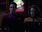 extant_StarTrek_VOY_7x05-CriticalCare_3449.jpg