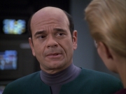 extant_StarTrek_VOY_7x05-CriticalCare_3624.jpg