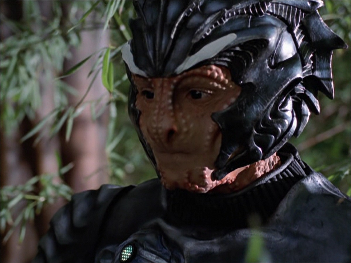 extant_StarTrek_VOY_7x09_7x10-FleshAndBlood_0048.jpg