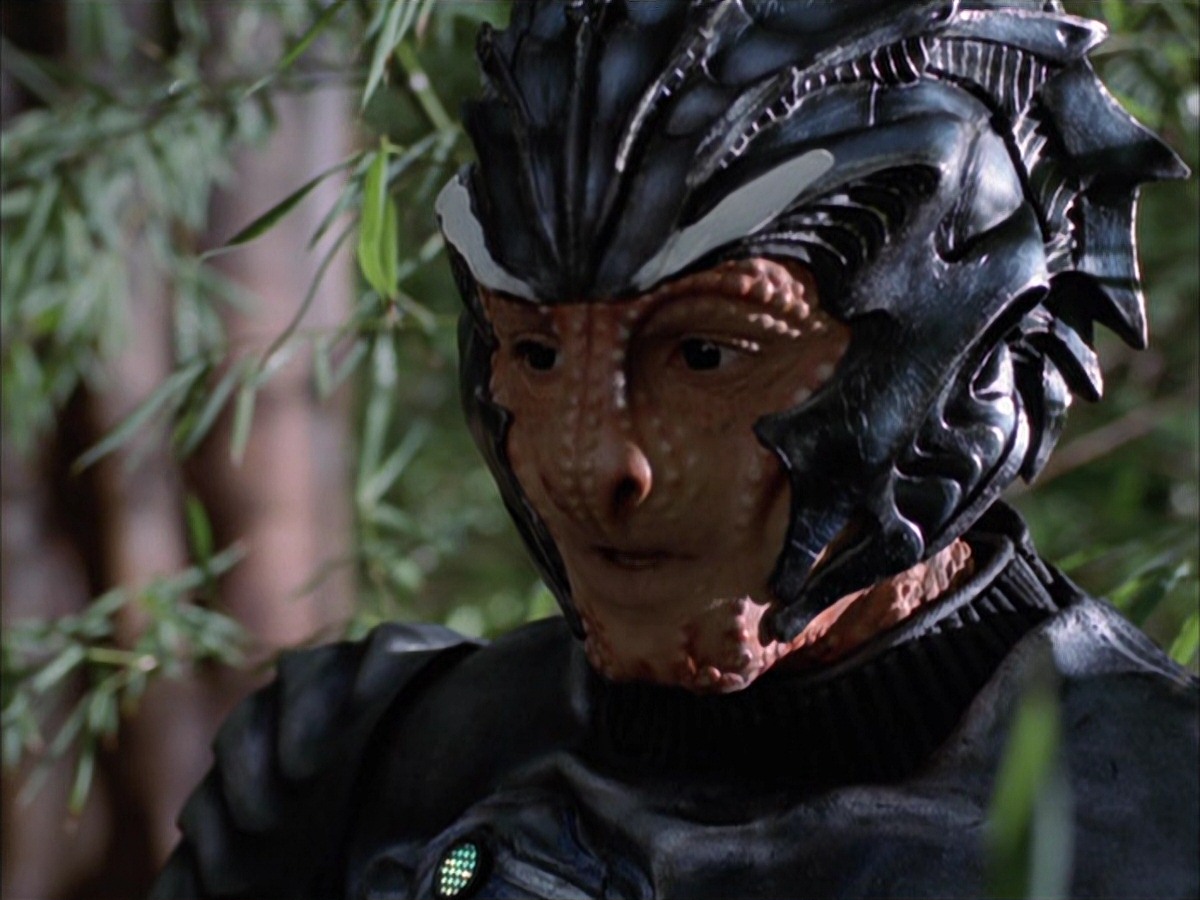 extant_StarTrek_VOY_7x09_7x10-FleshAndBlood_0049.jpg
