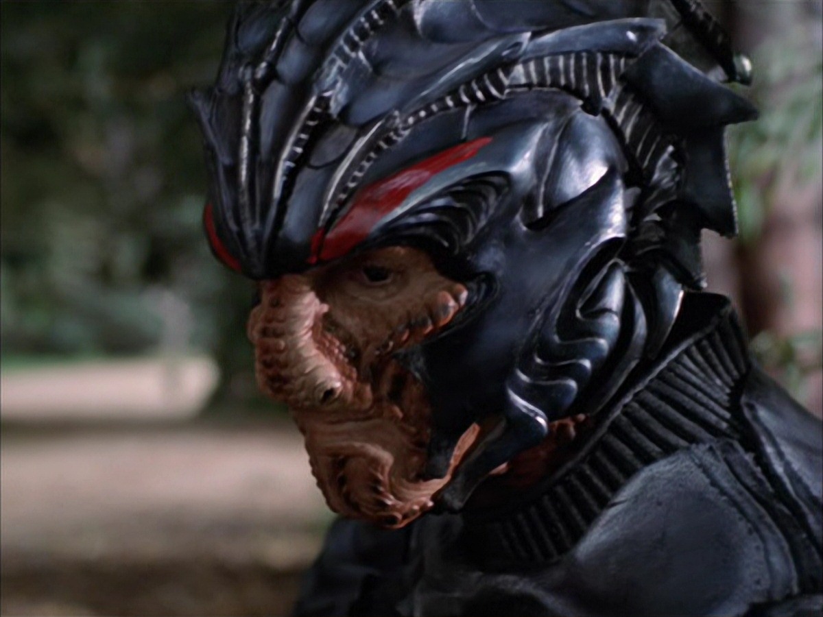 extant_StarTrek_VOY_7x09_7x10-FleshAndBlood_0057.jpg