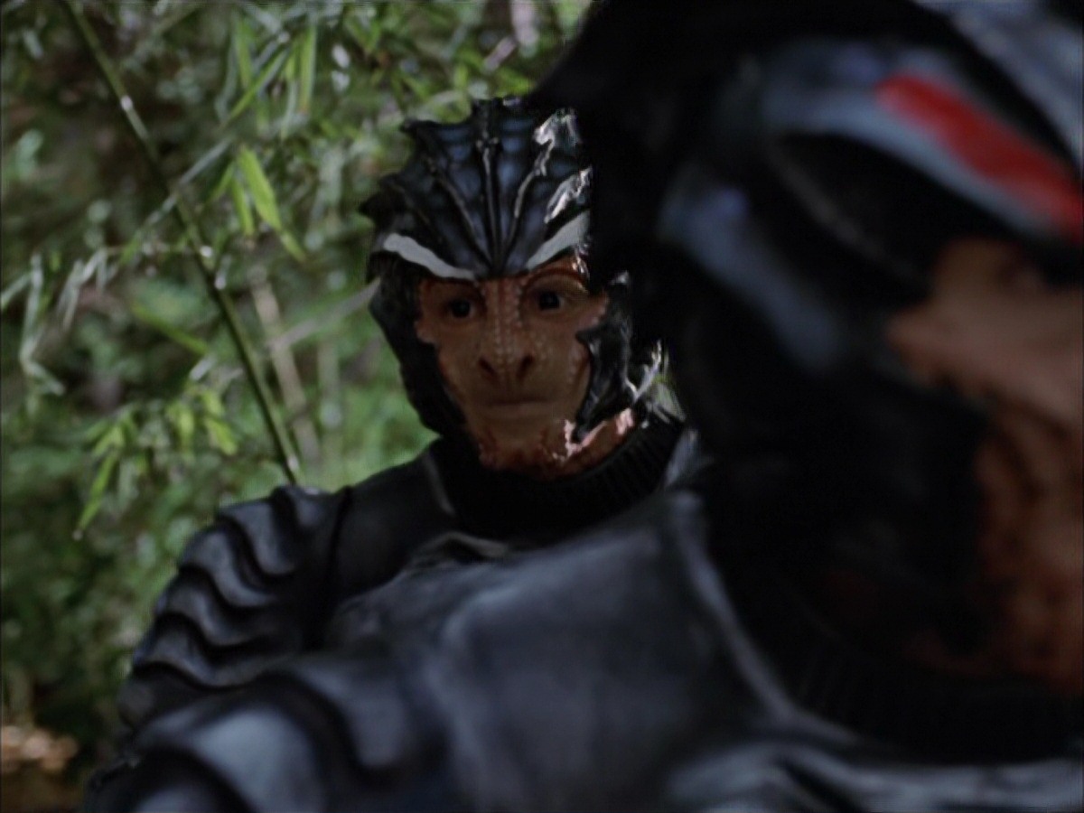 extant_StarTrek_VOY_7x09_7x10-FleshAndBlood_0077.jpg
