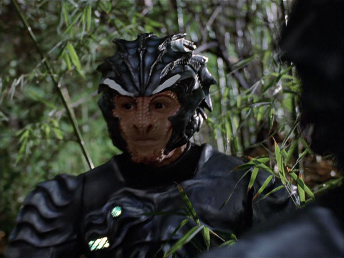 extant_StarTrek_VOY_7x09_7x10-FleshAndBlood_0078.jpg