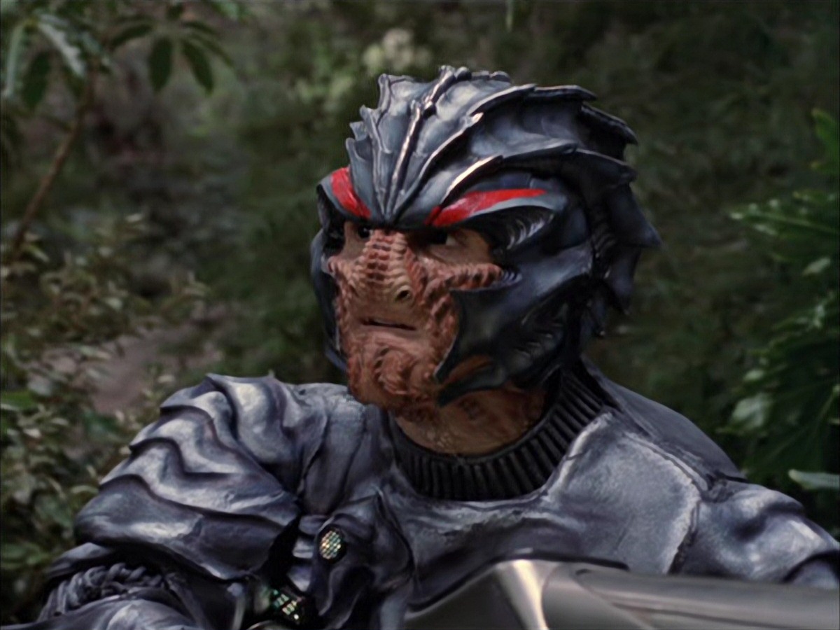 extant_StarTrek_VOY_7x09_7x10-FleshAndBlood_0131.jpg