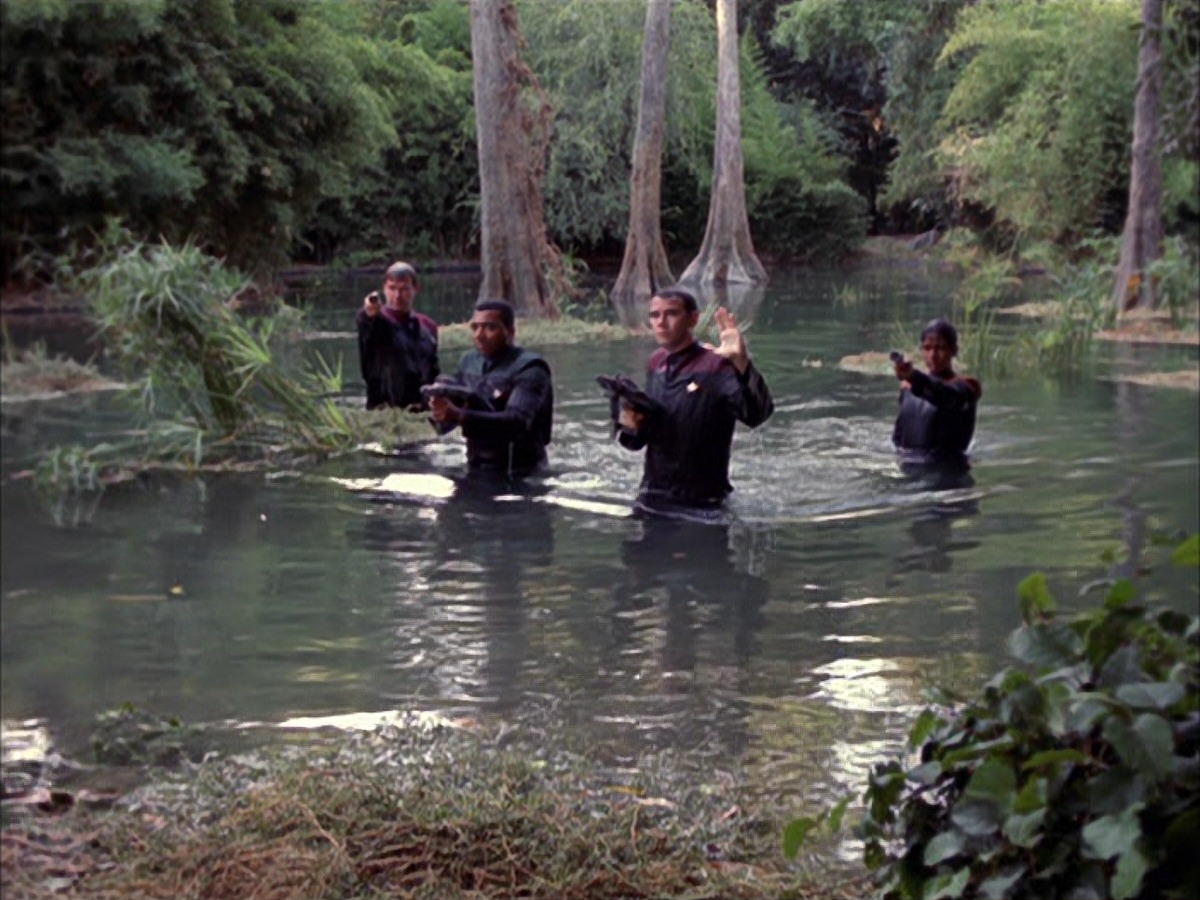 extant_StarTrek_VOY_7x09_7x10-FleshAndBlood_0215.jpg