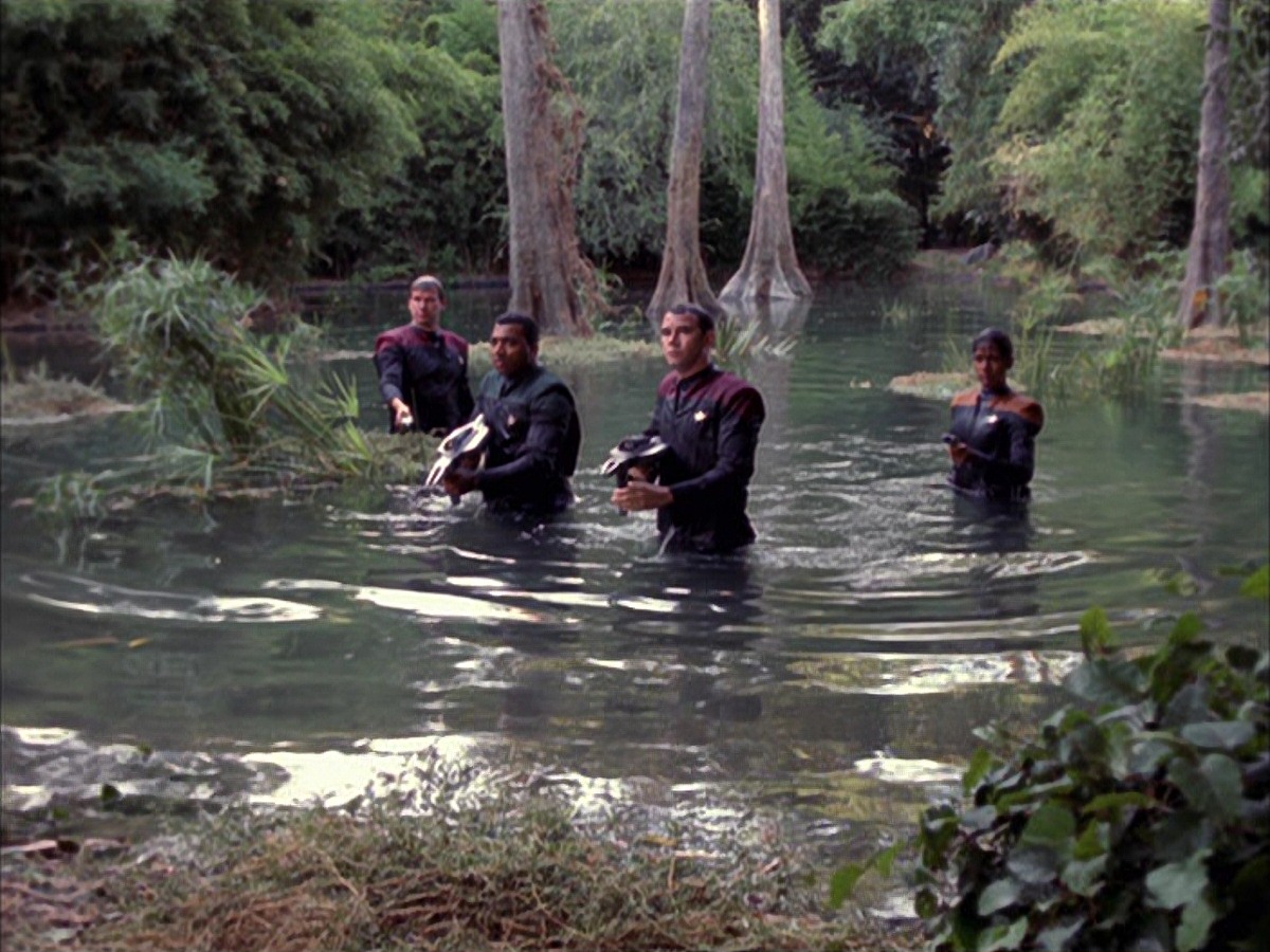 extant_StarTrek_VOY_7x09_7x10-FleshAndBlood_0219.jpg