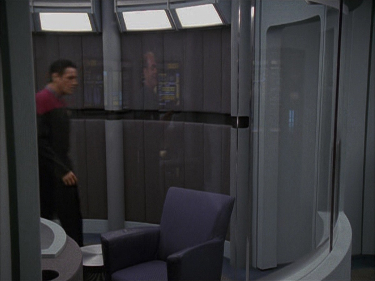 extant_StarTrek_VOY_7x09_7x10-FleshAndBlood_0386.jpg