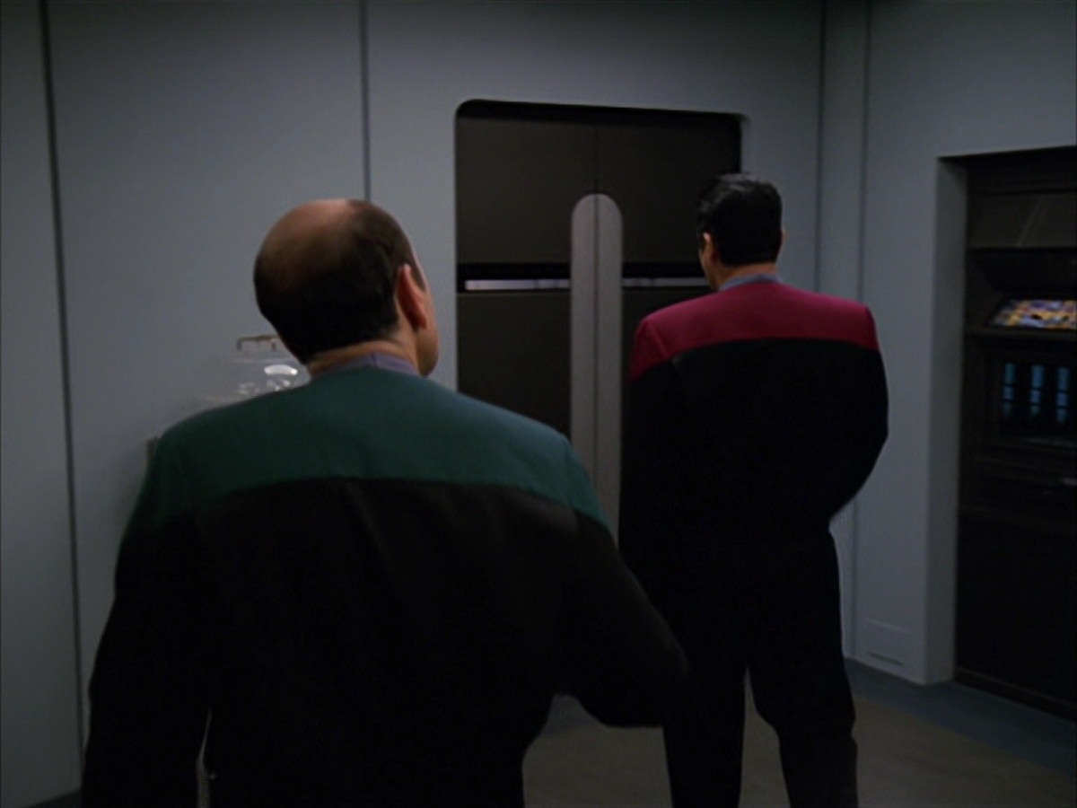 extant_StarTrek_VOY_7x09_7x10-FleshAndBlood_0463.jpg