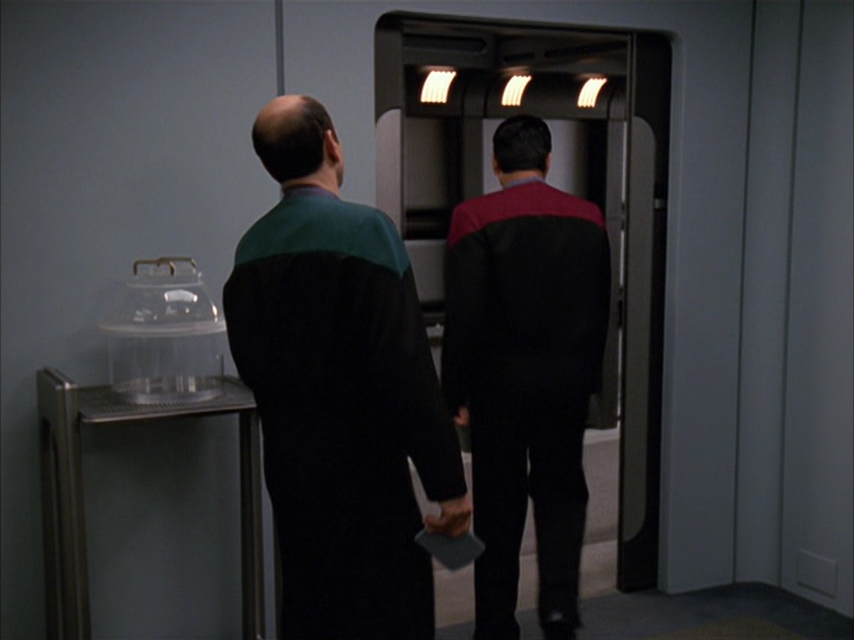 extant_StarTrek_VOY_7x09_7x10-FleshAndBlood_0504.jpg
