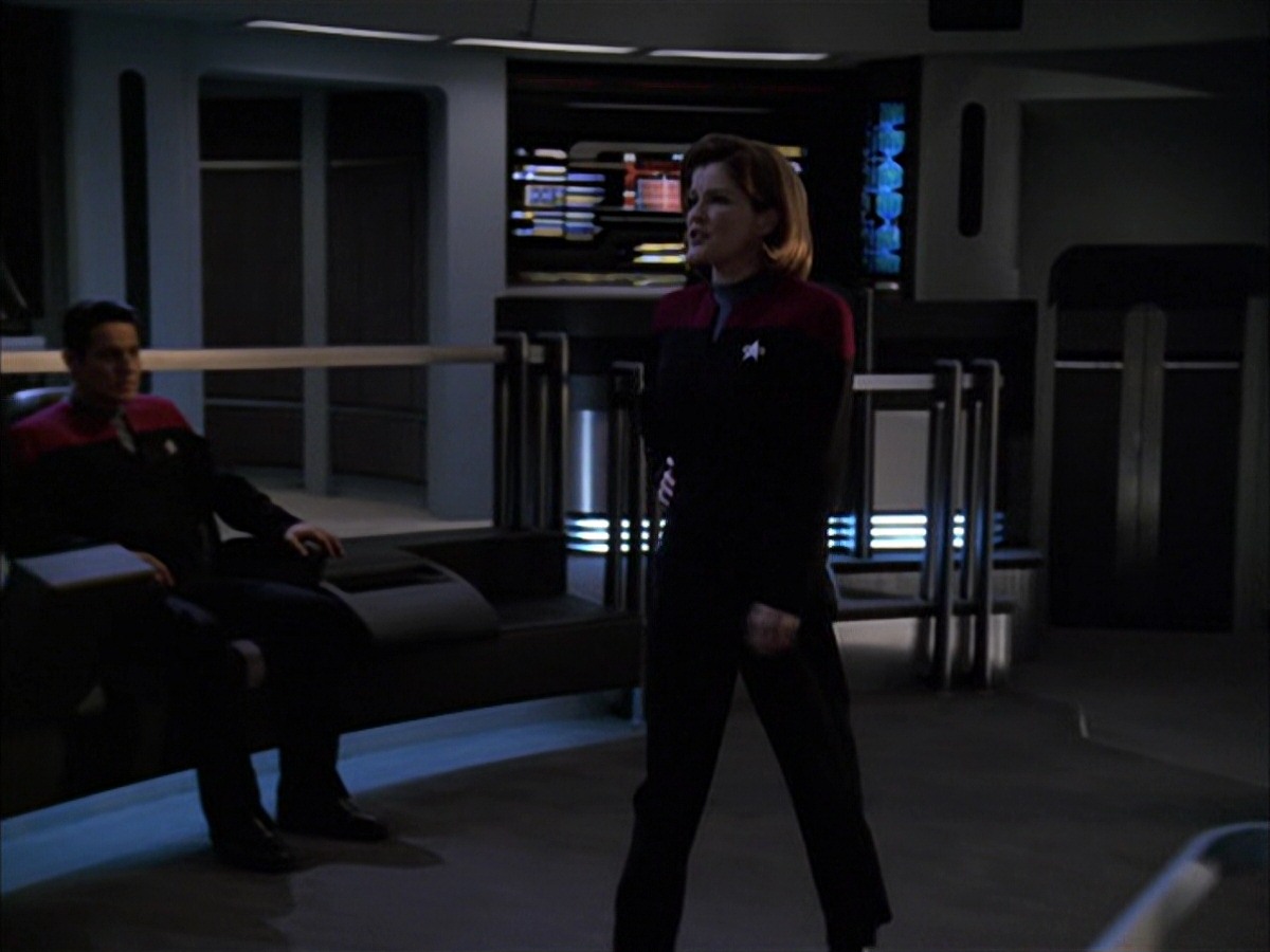 extant_StarTrek_VOY_7x09_7x10-FleshAndBlood_0523.jpg