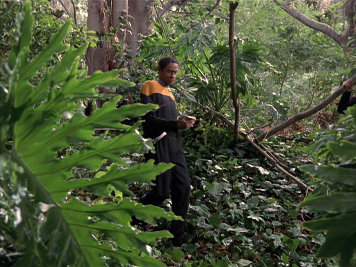 extant_StarTrek_VOY_7x09_7x10-FleshAndBlood_0636.jpg