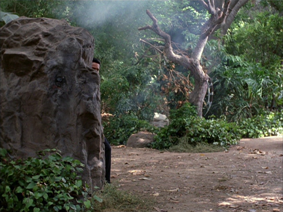 extant_StarTrek_VOY_7x09_7x10-FleshAndBlood_0769.jpg