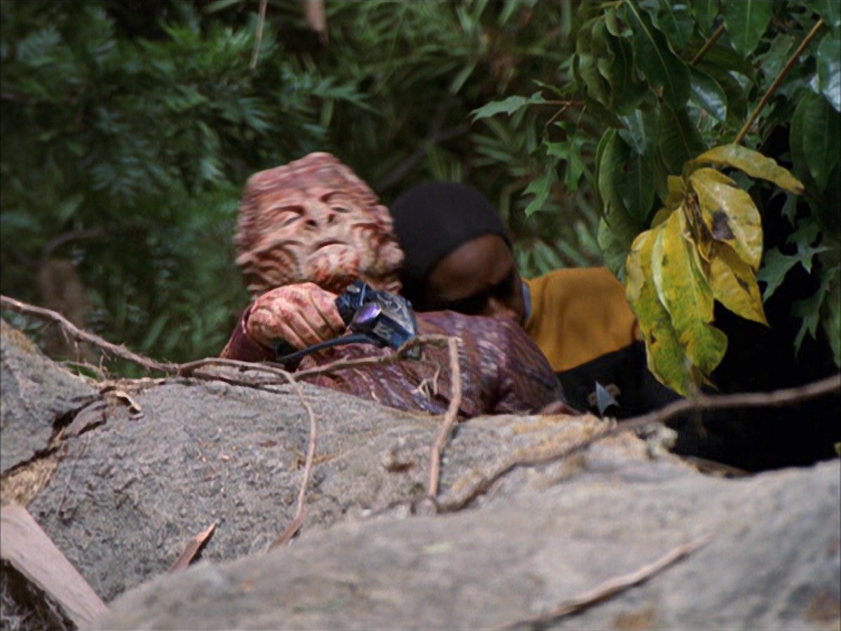 extant_StarTrek_VOY_7x09_7x10-FleshAndBlood_0784.jpg