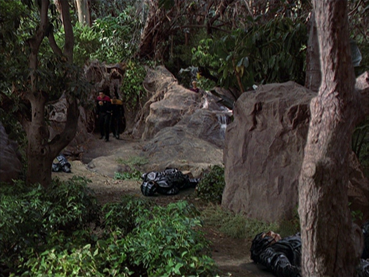 extant_StarTrek_VOY_7x09_7x10-FleshAndBlood_0852.jpg