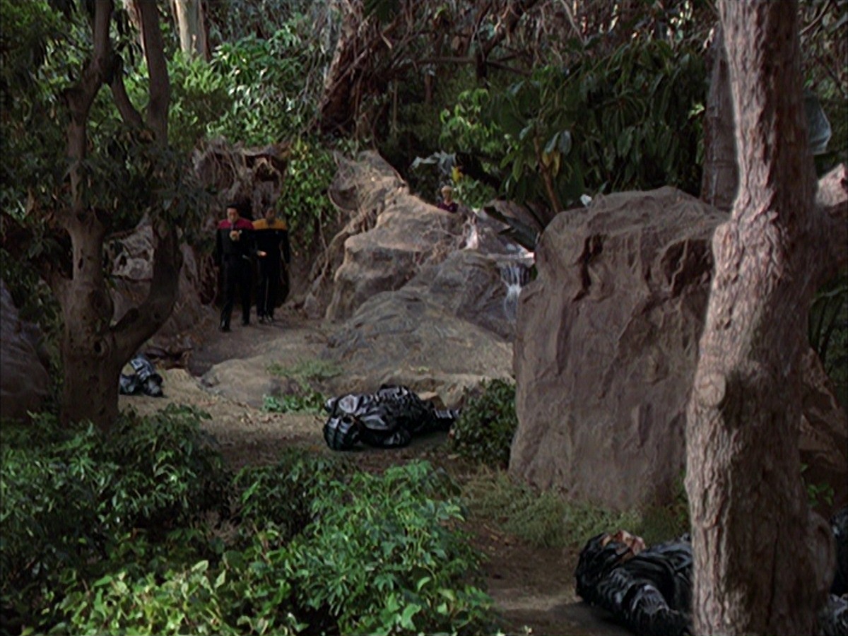 extant_StarTrek_VOY_7x09_7x10-FleshAndBlood_0853.jpg