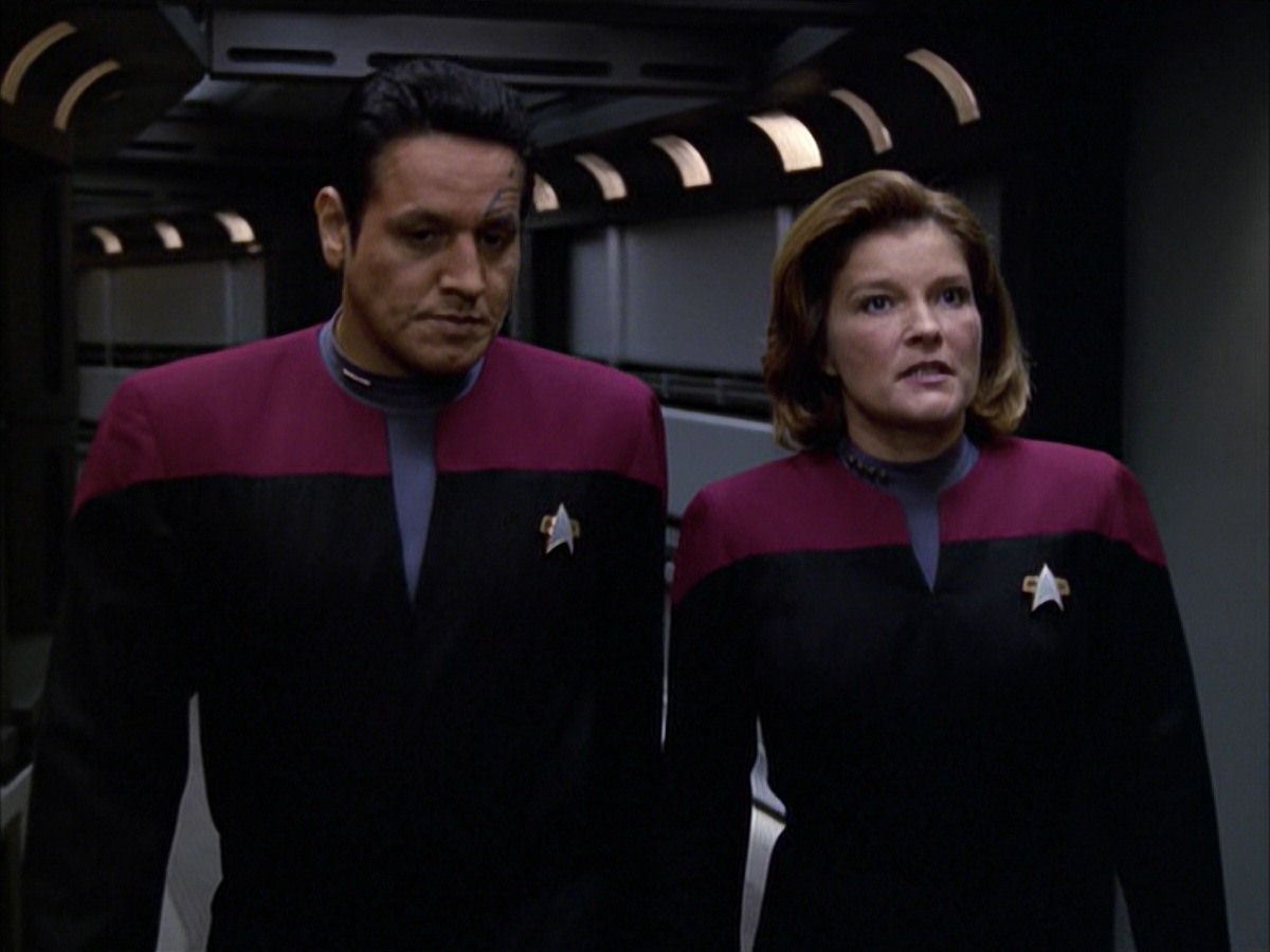extant_StarTrek_VOY_7x09_7x10-FleshAndBlood_0915.jpg