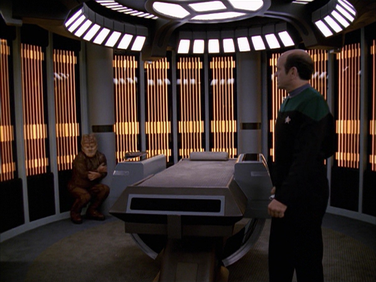 extant_StarTrek_VOY_7x09_7x10-FleshAndBlood_0936.jpg