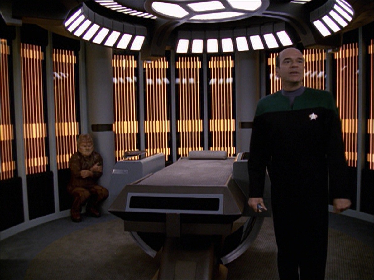 extant_StarTrek_VOY_7x09_7x10-FleshAndBlood_0940.jpg