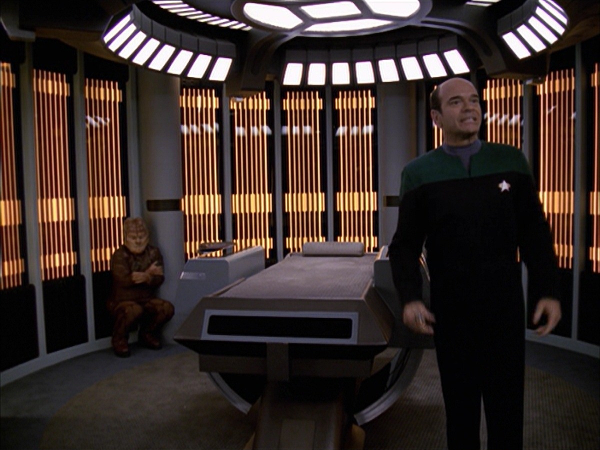 extant_StarTrek_VOY_7x09_7x10-FleshAndBlood_0941.jpg