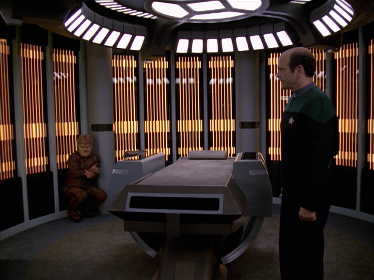 extant_StarTrek_VOY_7x09_7x10-FleshAndBlood_0947.jpg