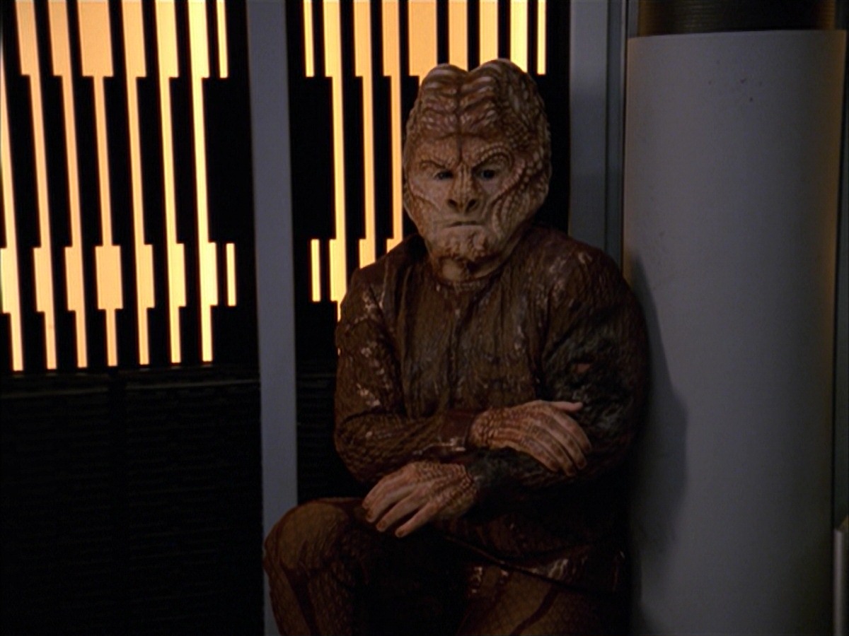 extant_StarTrek_VOY_7x09_7x10-FleshAndBlood_0953.jpg