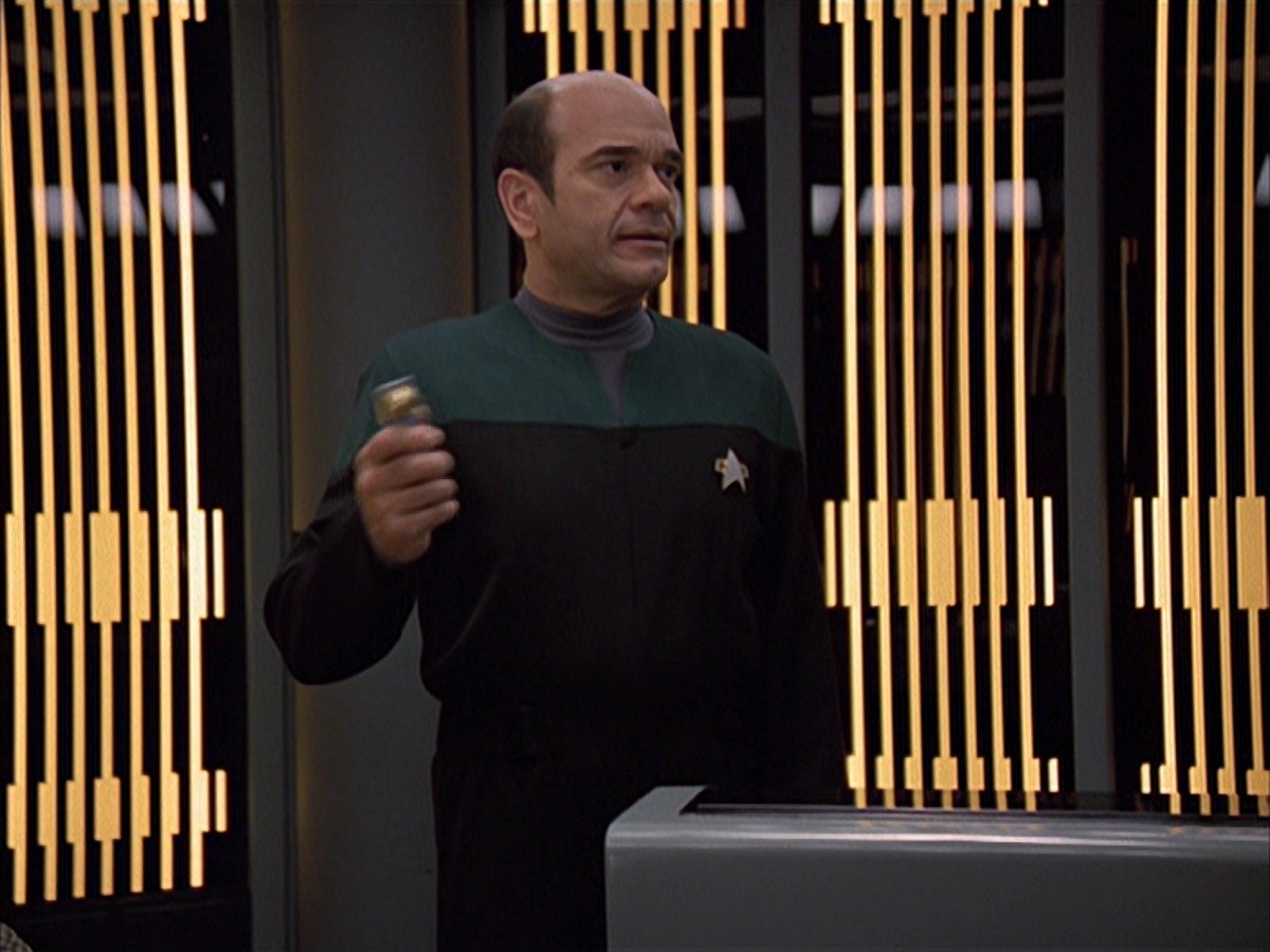 extant_StarTrek_VOY_7x09_7x10-FleshAndBlood_0975.jpg