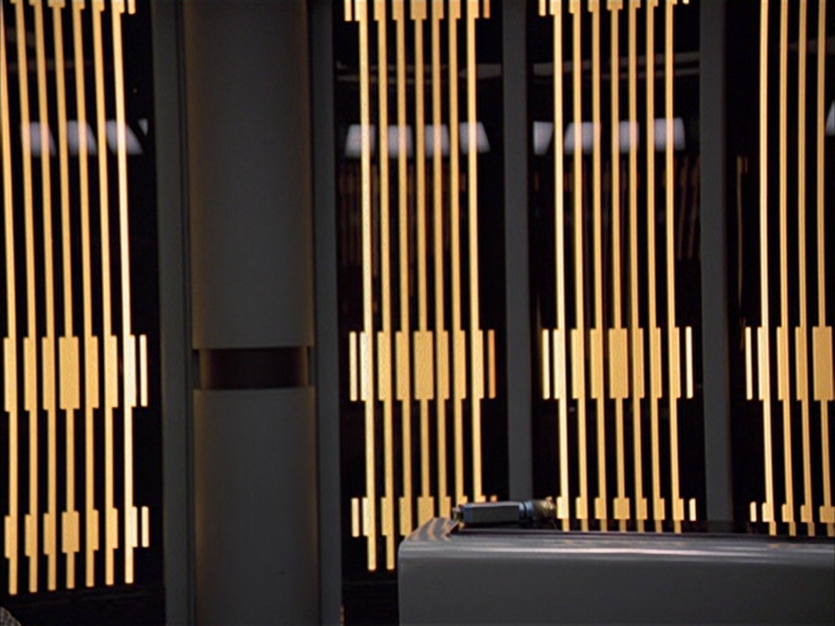extant_StarTrek_VOY_7x09_7x10-FleshAndBlood_0981.jpg