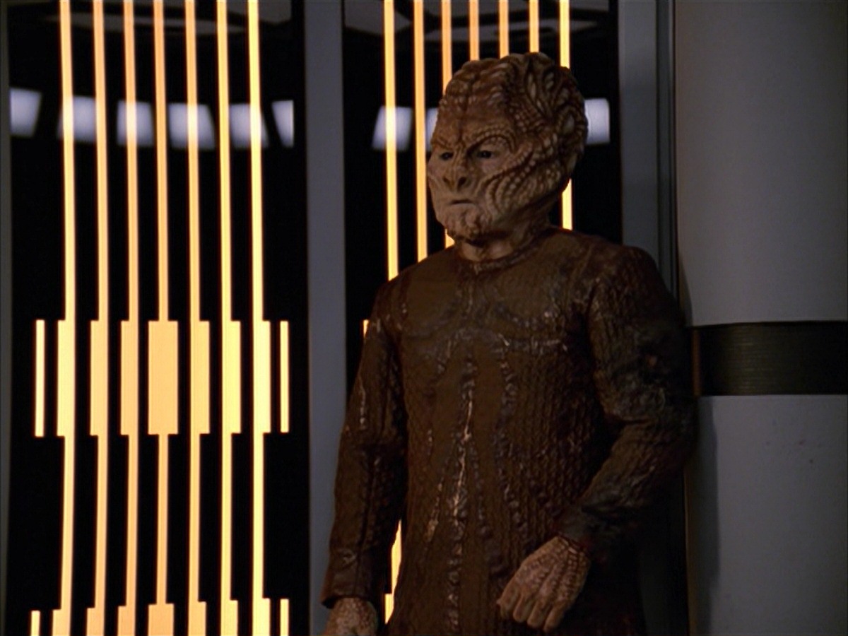 extant_StarTrek_VOY_7x09_7x10-FleshAndBlood_1027.jpg