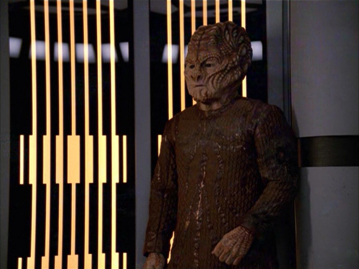 extant_StarTrek_VOY_7x09_7x10-FleshAndBlood_1047.jpg