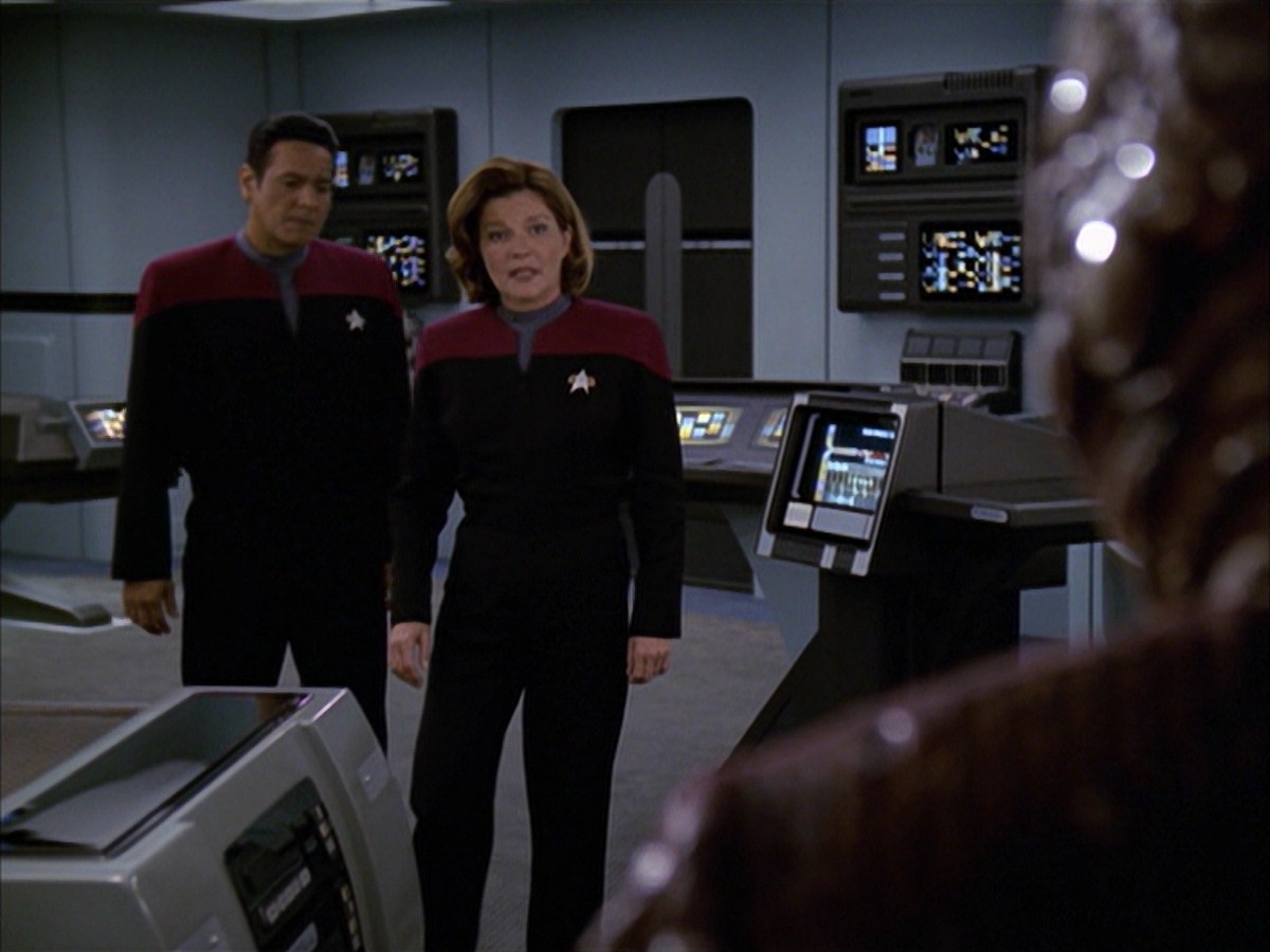 extant_StarTrek_VOY_7x09_7x10-FleshAndBlood_1050.jpg
